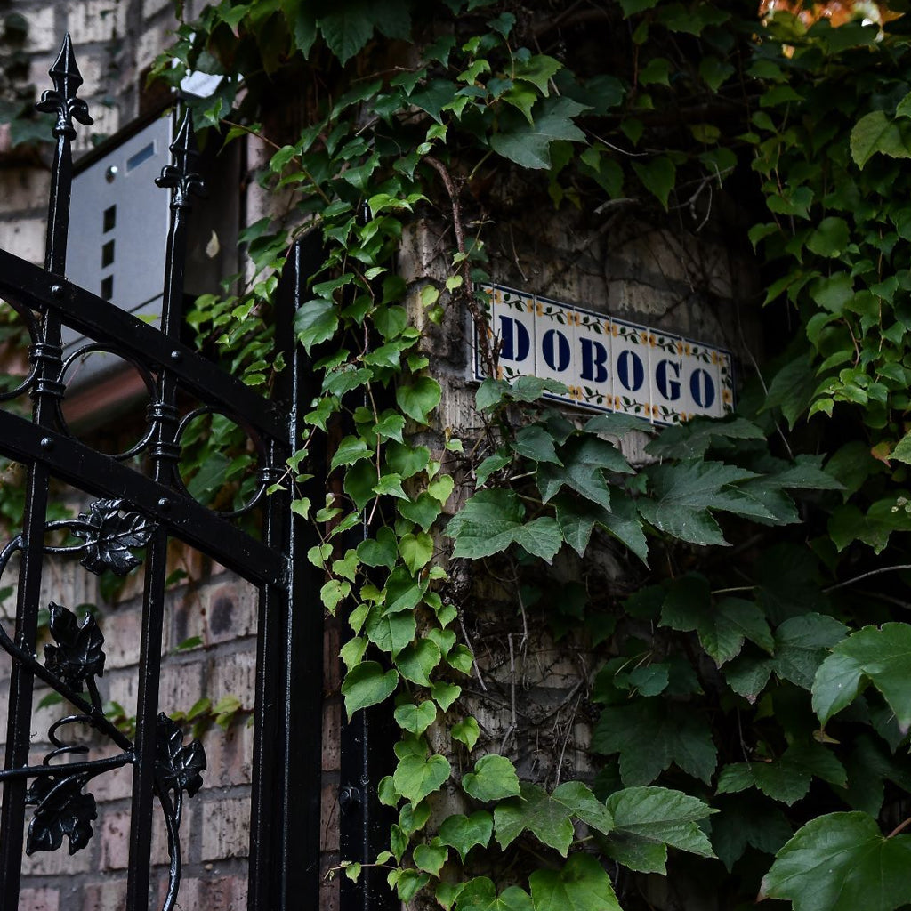 Dobogó Winery Entrance Sign