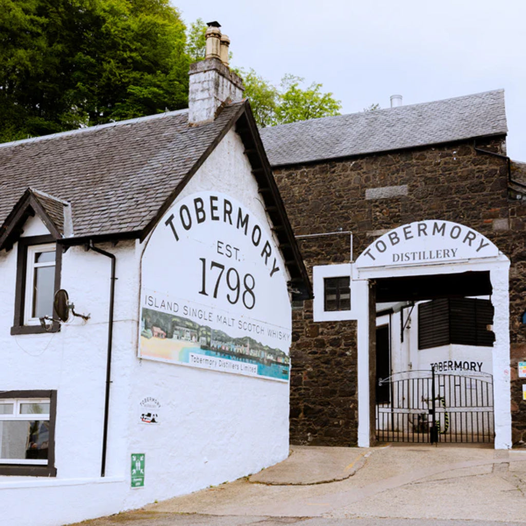 A picture of the entrance to Tobermory Distillery on the Isle of Mull