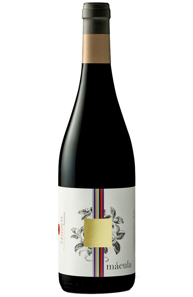 Bodega Tandem Mácula Red Wine Bottle